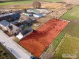 Na sprzedaż działka o powierzchni  prawie 1700 m2 położona we wsi Równopole, zaledwie 15 km od Piły i tylko 1 km od Kaczor. To...