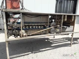 Sprzedam używaną maszynę Baekelandt  do przycinania piętki i liścia pora , wydajność 4-5 ton na 8 h  przy 4 do 5 osobach...