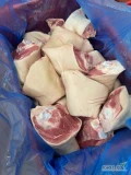 Golonka tył z kością, ze skórą mrożona  21000 kg, nagiblok, 6.99 zł/kg, exw PL  

