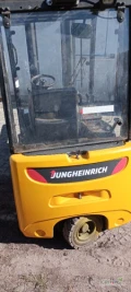 Sprzedam Jungheinrich efg 220  2000 rok produkcji , maszt duplex 3,9 m , oświetlenie  ,pul kabina  , przesuw ,. Bateria z 2016 roku w...