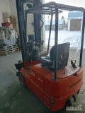 Sprzedam linde 12 ,rocznik 1987,maszt 5m zprzesuwem, bateria 24v prostownik w cenie